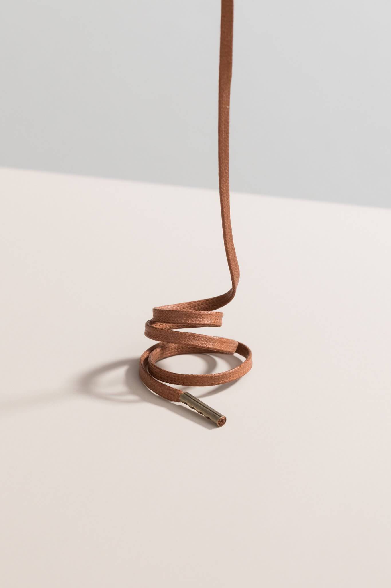 Kaffebrun - 3mm Flate voksede skolisser