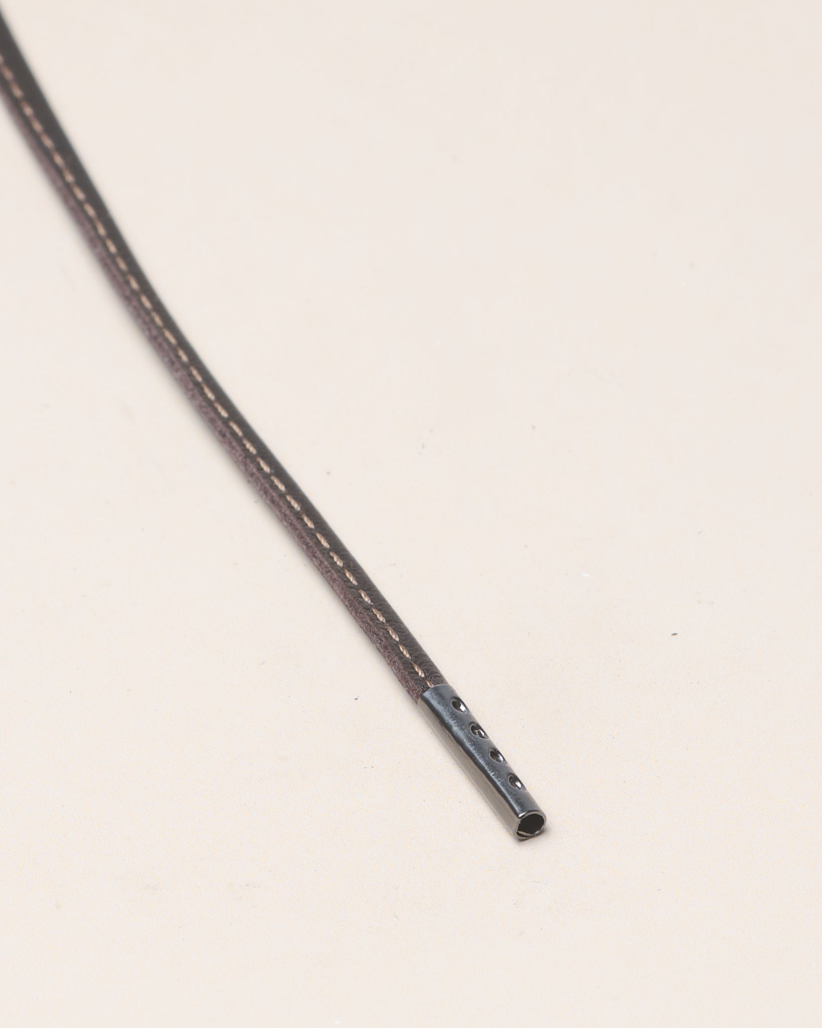 Mørkebrun - 4mm Sydde skinnlisser