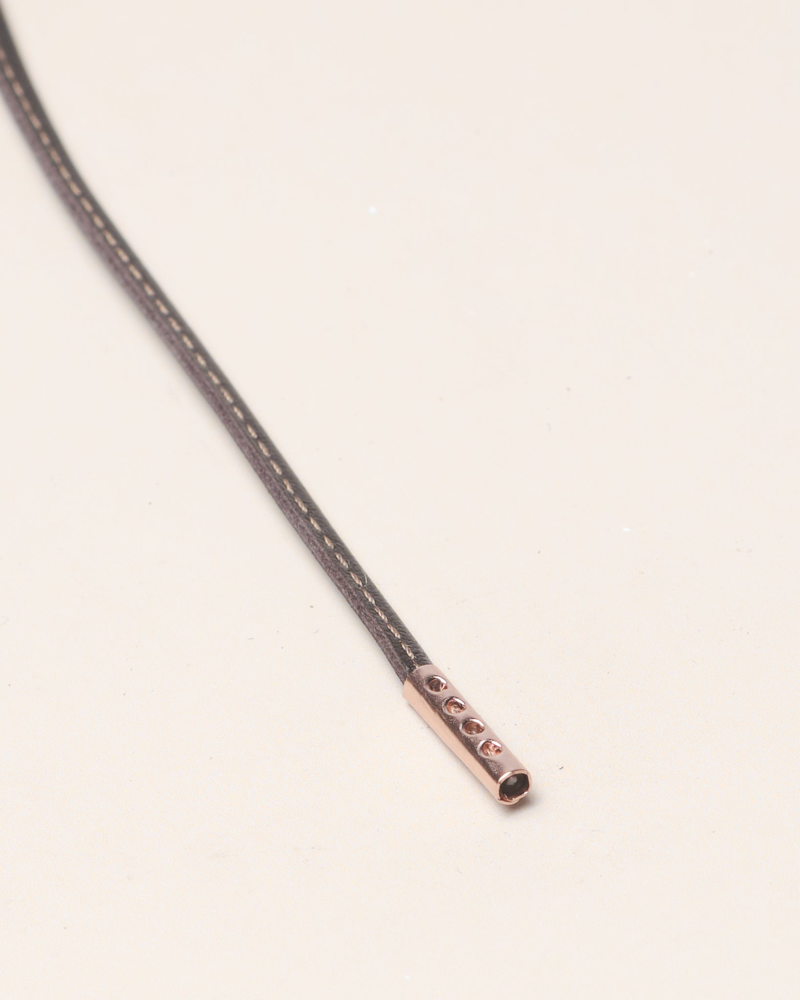 Mørkebrun - 4mm Sydde skinnlisser