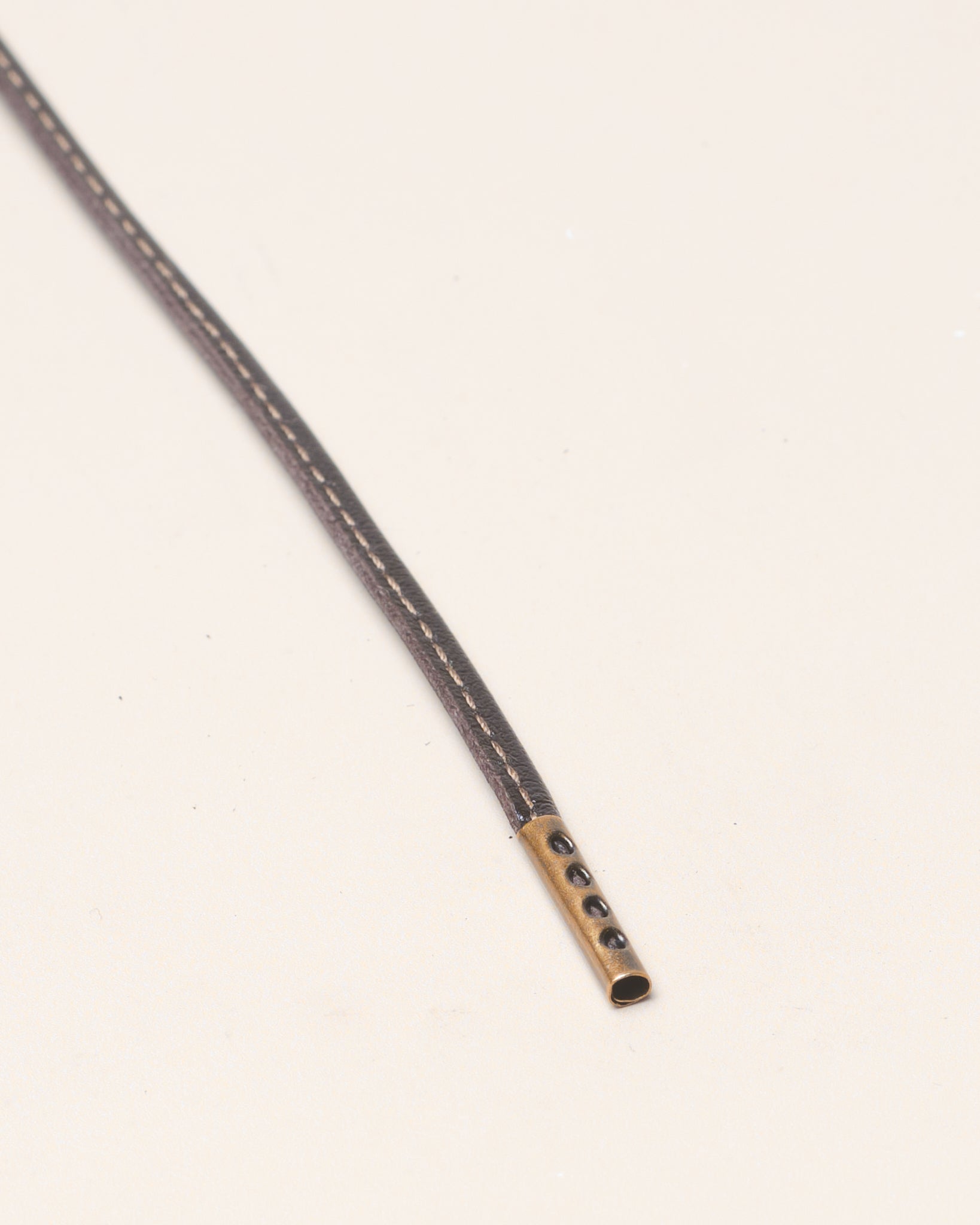 Mørkebrun - 4mm Sydde skinnlisser