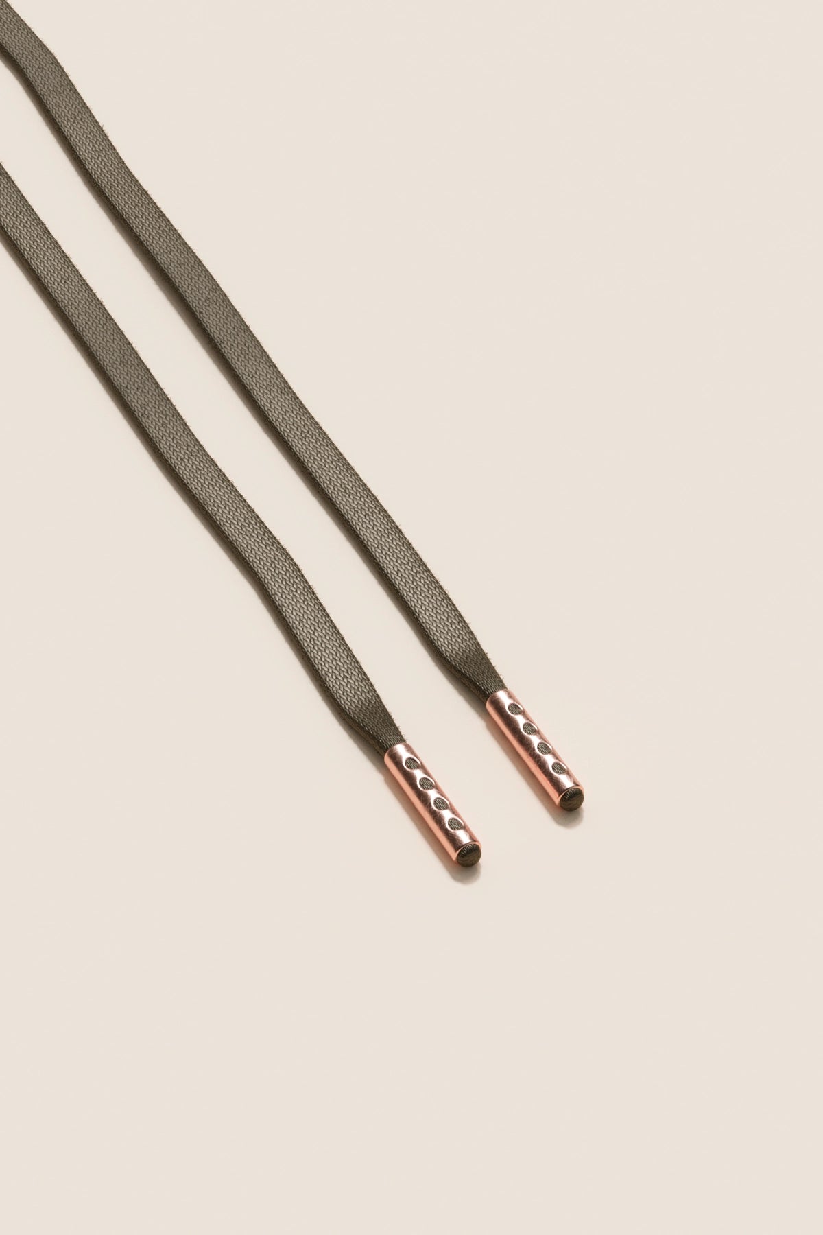 Senkels Mauve Grey  3mm Flate voksede skolisser med Rosegull-dupper