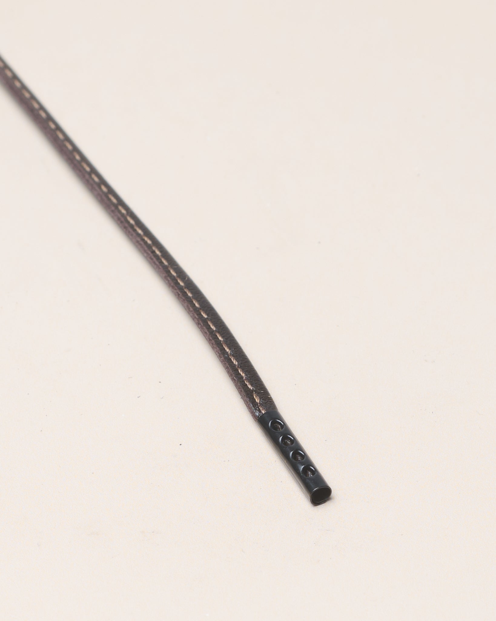 Mørkebrun - 4mm Sydde skinnlisser